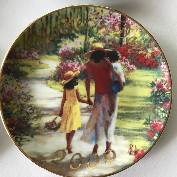 2/$15 Mini plates set 22k gold trimmed - Picture 9 of 11